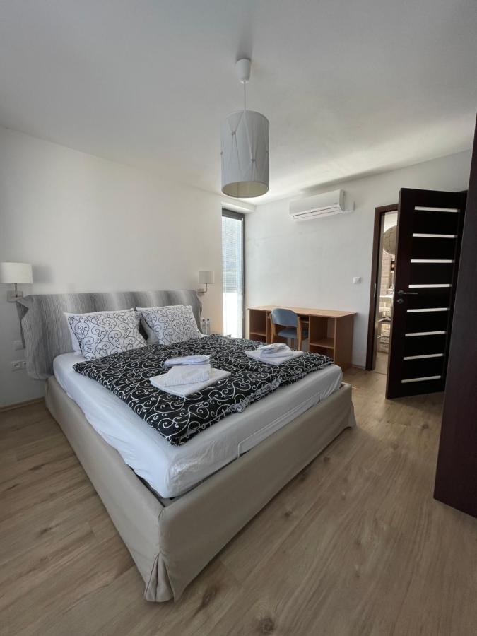 Apartmany Diamant บราติสลาวา ภายนอก รูปภาพ